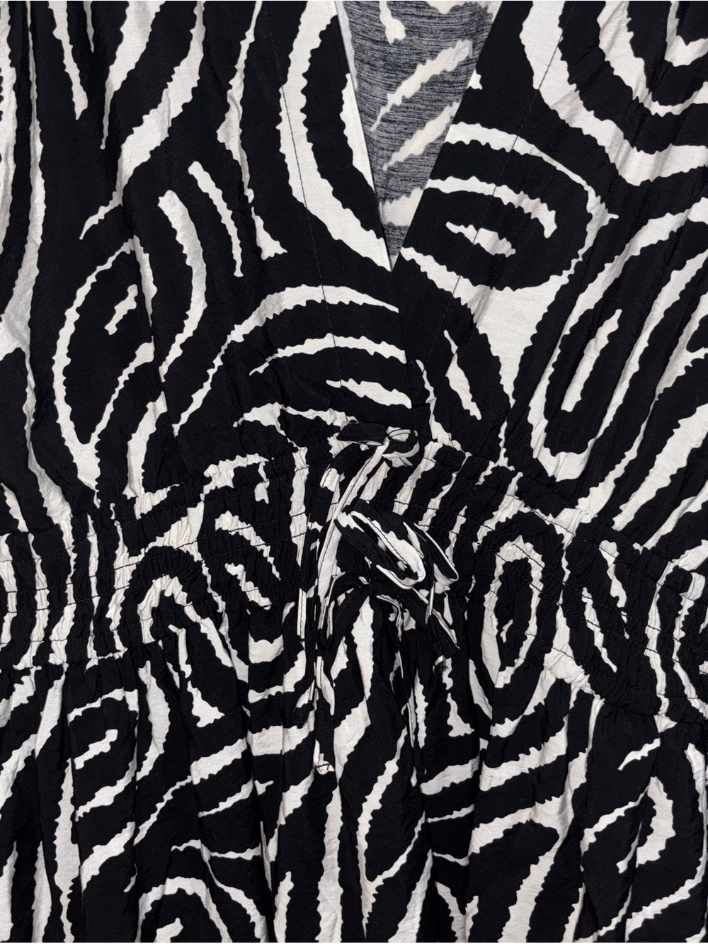 Black & White Swirl V-Neck Drawstring Dress - Picture 3 of 9
